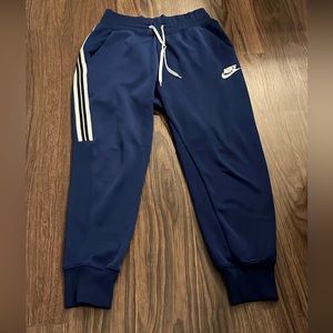 Nike Women Joggers Medium
